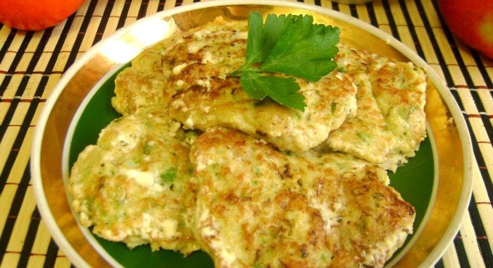 Мясные оладьи с кабачками