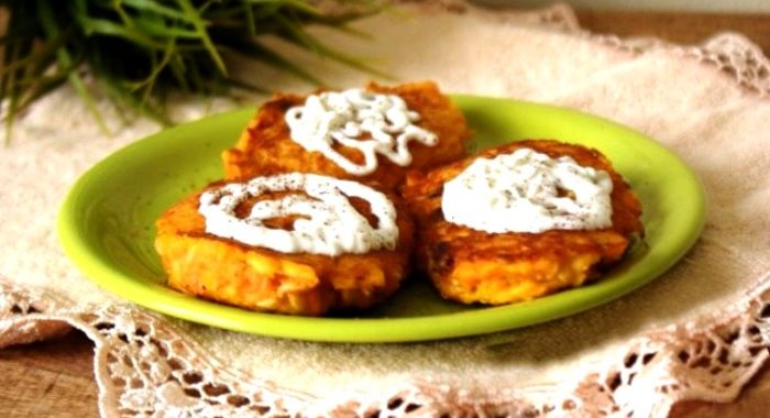 Морковно-яблочные оладьи