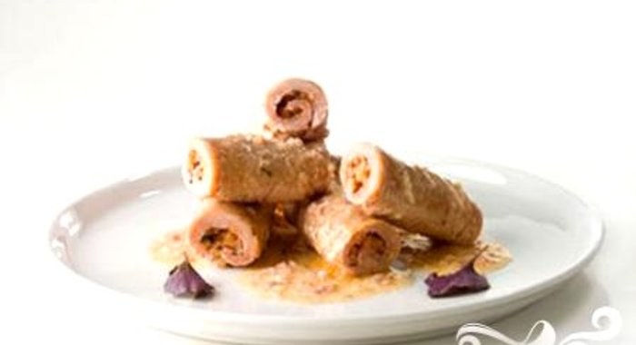 Тушеные мясные рулеты