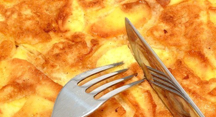 Омлет с яблоками