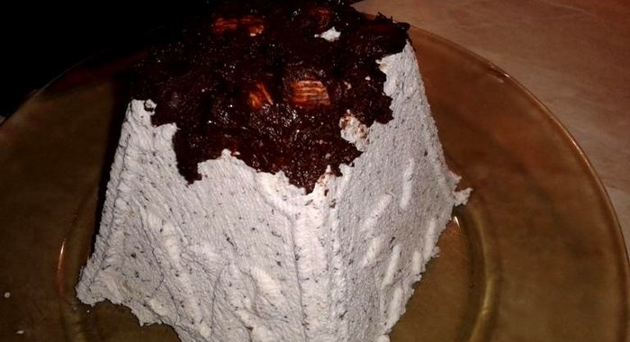 Пасха творожная с шоколадом и орешками