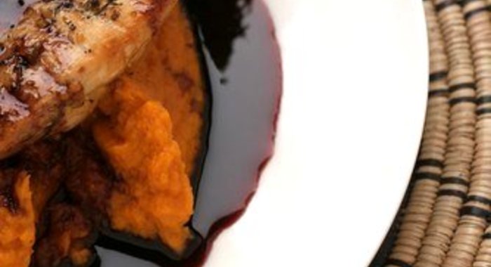 Маринад из красного вина с чесноком и розмарином