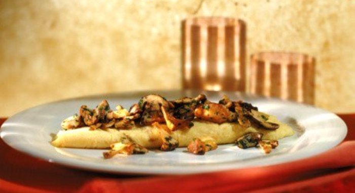 Омлет с лисичками и зеленью