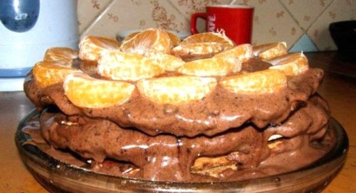 Шоколадный торт с орехами