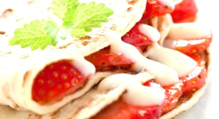 Омлет с клубникой