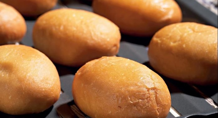 Пирожки с квашеной капустой и утиными шкварками