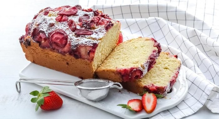 Кекс с клубникой, на кефире