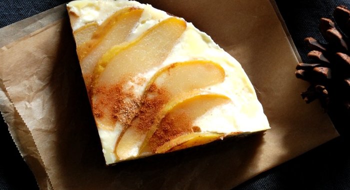 Кофейный торт с медовой грушей