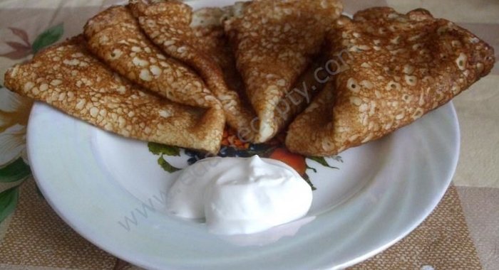 Пористые блины дырчатые