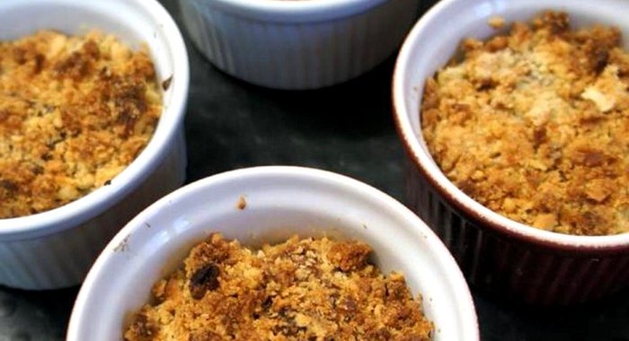 Яблочный крамбль