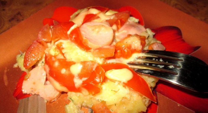 Запеканка из картофеля с сосисками