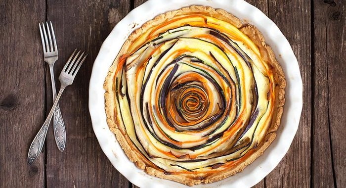 Овощной пирог с морковью, цукини и баклажанами