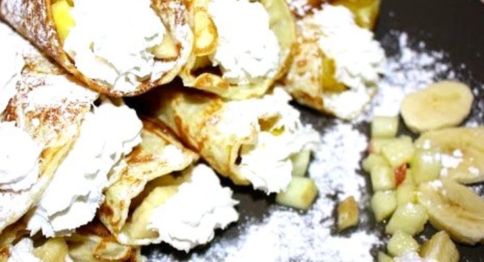 Вафельные трубочки с фруктами