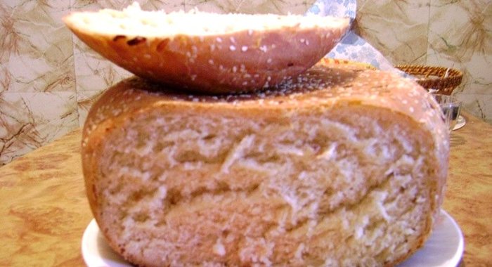 Луковый хлеб в мультиварке