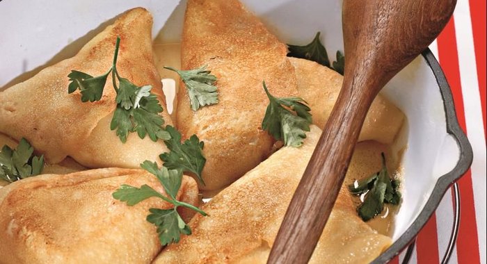 Блинчики с курицей в соусе бешамель