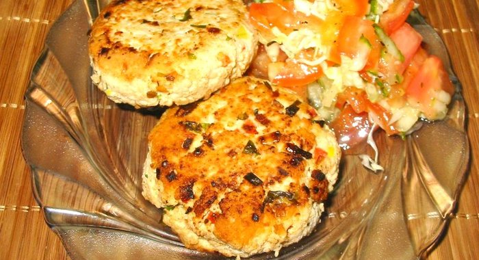 Котлеты из вареного куриного мяса