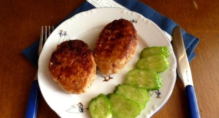 Куриные котлеты с маслом внутри