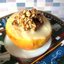 Печеные яблоки с кармелью, орехами, медом и сливками