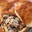 Пирог с говядиной, курицей и гусем