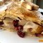 Закрытый песочный пирог с грушей и брусникой