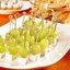 Канапе с сыром и виноградом