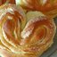 Булочки-сердечки с сахаром