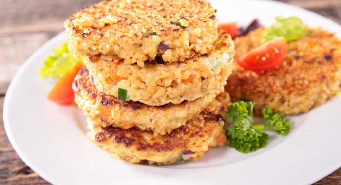 Котлеты из киноа с овощами
