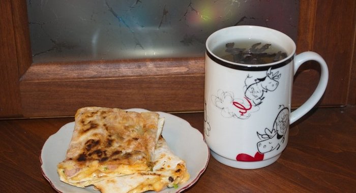 Горячие рулетики из лаваша