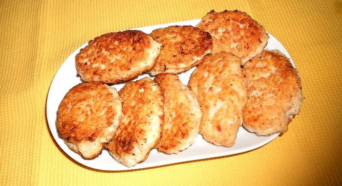 Котлеты куриные с помидором