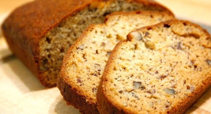 Банановый хлеб с орехами