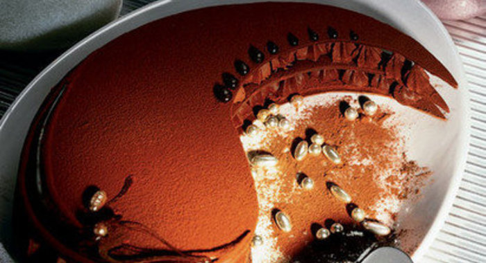 Шоколадное безе с пряным кремом