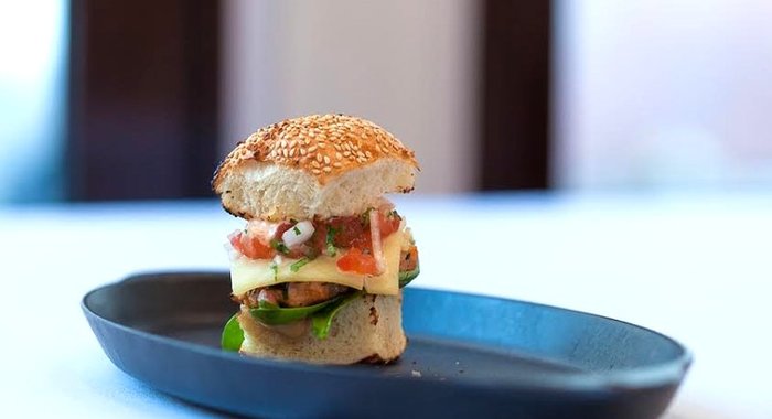 Бургер из норвежской семги