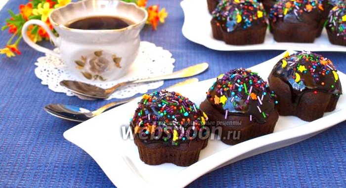 Постные шоколадные кексы с глазурью