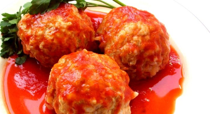 Котлеты из фарша с подливой