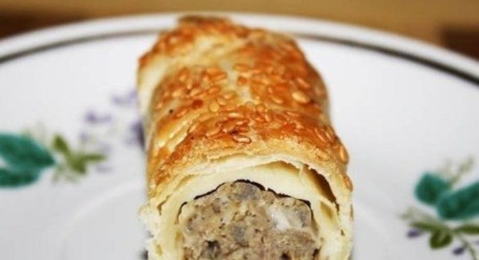 Слоеные пирожки с фаршем