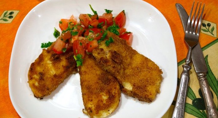 Жареный сулугуни с помидорами