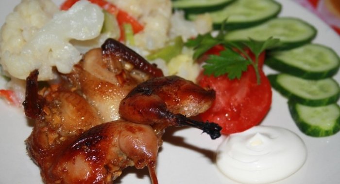 Запеченные перепелки в пикантном маринаде