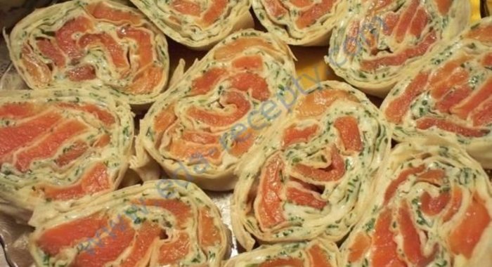 Рулет из лаваша с семгой