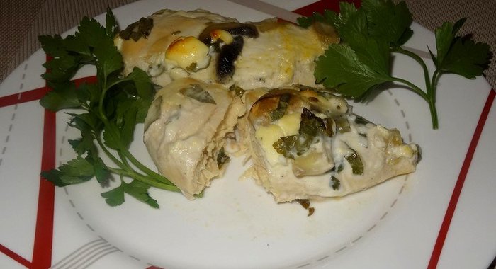 Куриная грудка в винном маринаде и грибами