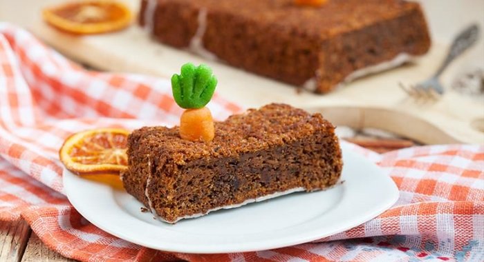 Морковный пирог с миндалем и фундуком