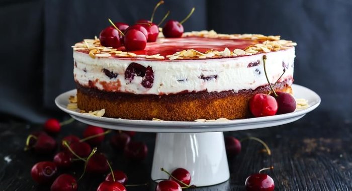 Йогуртовый торт с черешней