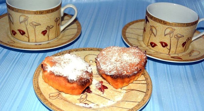 Творожные кексики с малиной