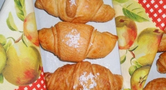 Праздничные французские круассаны