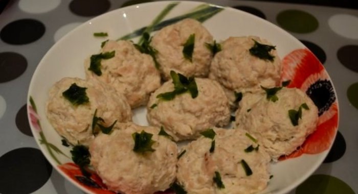 Паровые котлеты из индейки в мультиварке