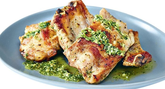 Свиные ребрышки на гриле в мятном маринаде