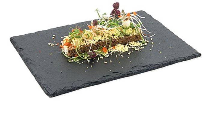 Террин из слабосоленой норвежской сельди с бородинским хлебом