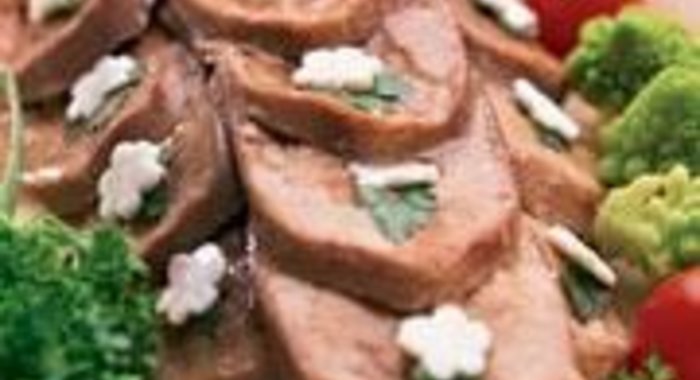 Язык заливной на хлебной горке