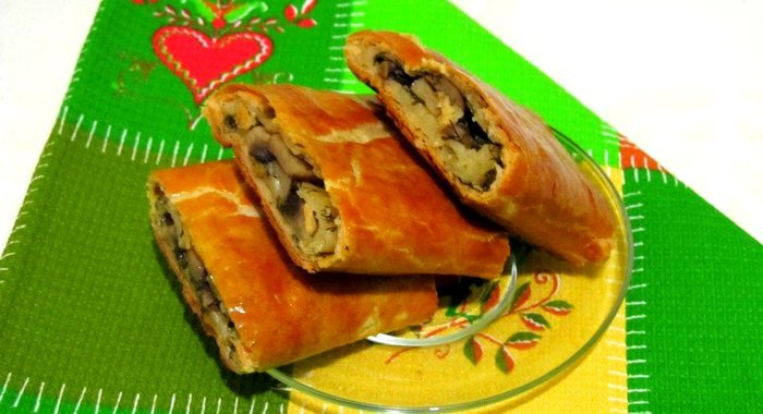 Рулет с шампиньонами
