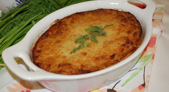 Запеканка из тертого картофеля с грудинкой