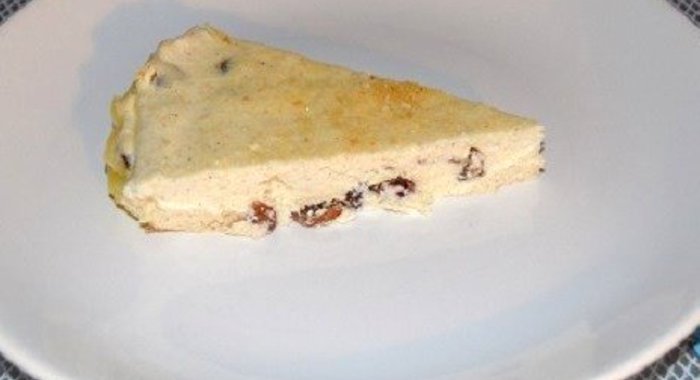Запеканка из творога со сливочным маслом и изюмом
